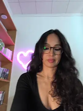 Naughty-Jessie live sex cam