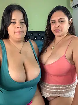 twocurvylatins live sex cam