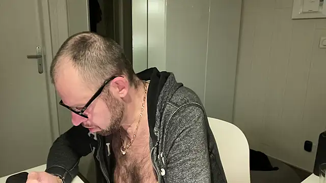 FABIOGLASSES live sex cam