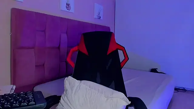 CHANELL_11INCHES live sex cam