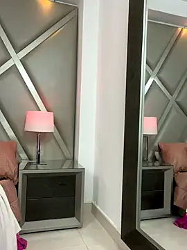 AlesiaCooper live sex cam