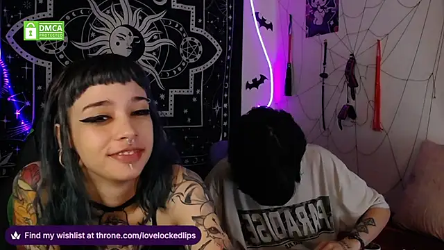lovelockedlips live sex cam