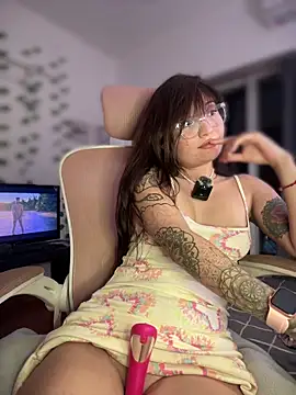 LunaXuan live sex cam