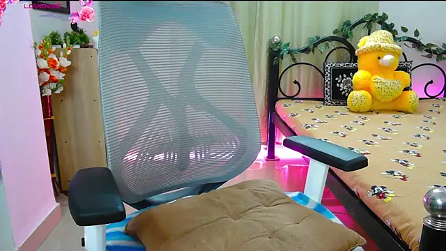 thyAnvi live sex cam