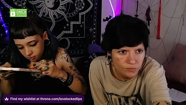 lovelockedlips live sex cam