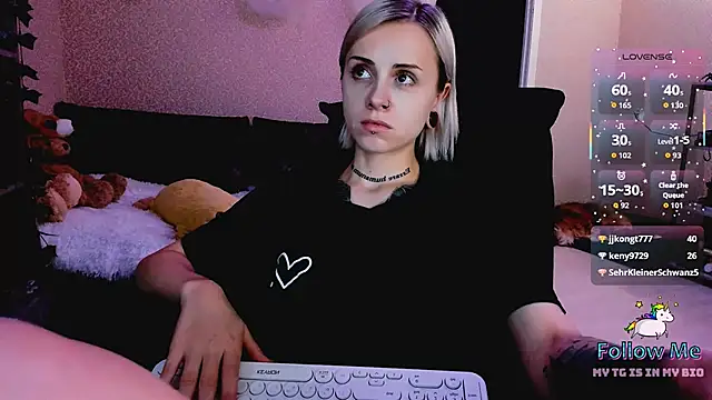 NaniMoore live sex cam