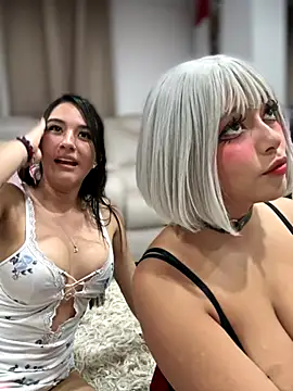 seraphine23 live sex cam