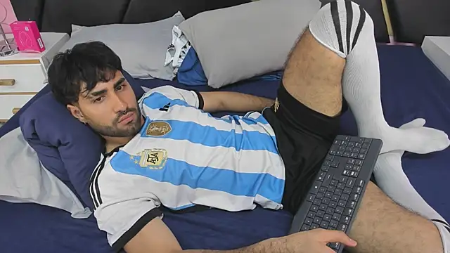 MilanZaire live sex cam