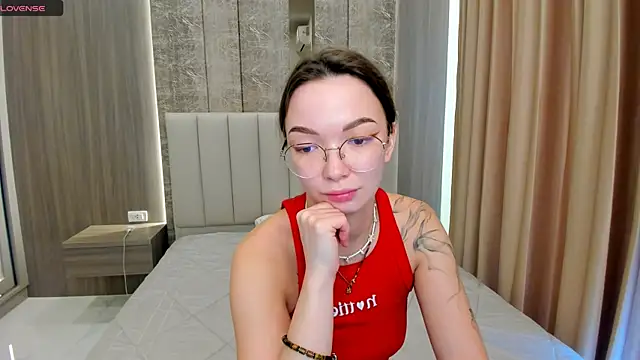 SusannJohnson live sex cam