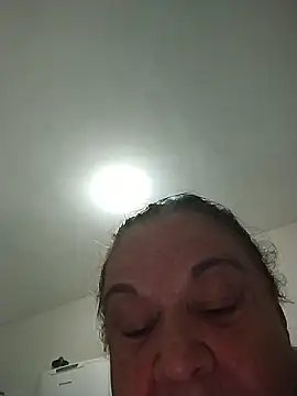 Yaya_Mineira live sex cam