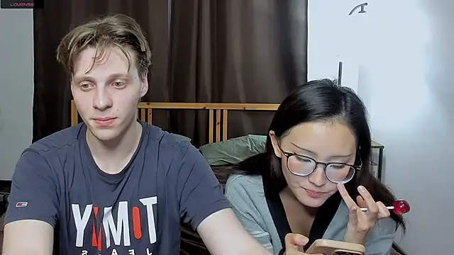 Blossomandbee live sex cam