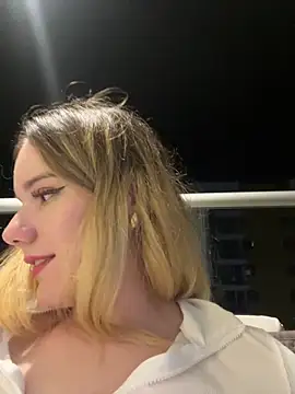 NicoleCut live sex cam