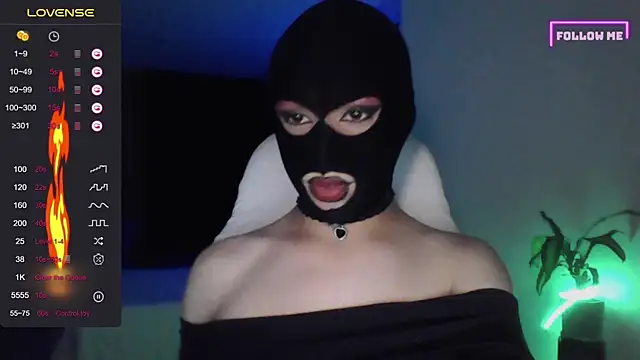 Bigfemblue live sex cam