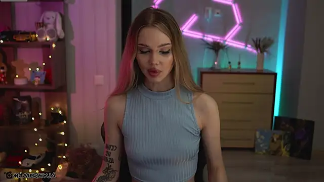 ManiFreyja live sex cam