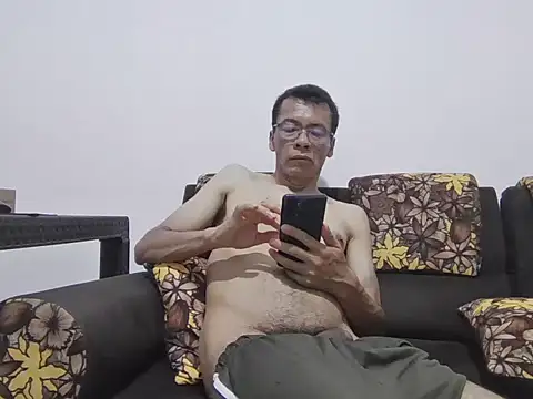 skinnylatino51 live sex cam