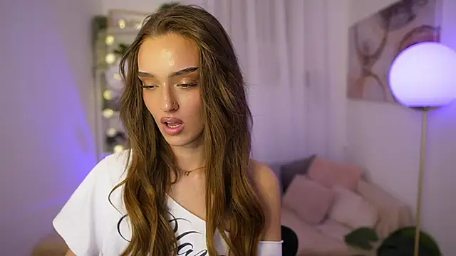 Clara_Nia live sex cam