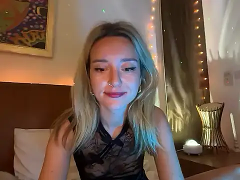 SirenaBelle live sex cam