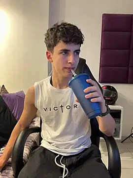 AdrianRinaldi live sex cam