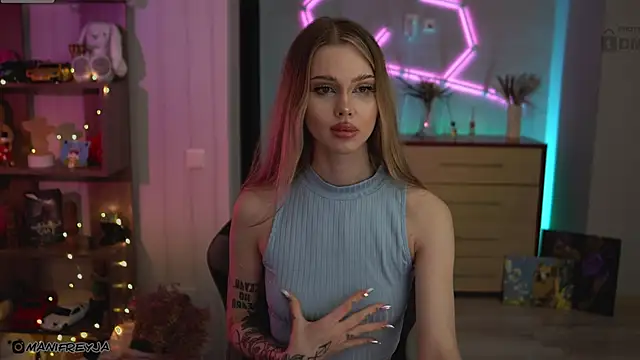 ManiFreyja live sex cam