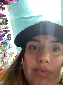 Lucy_699 live sex cam