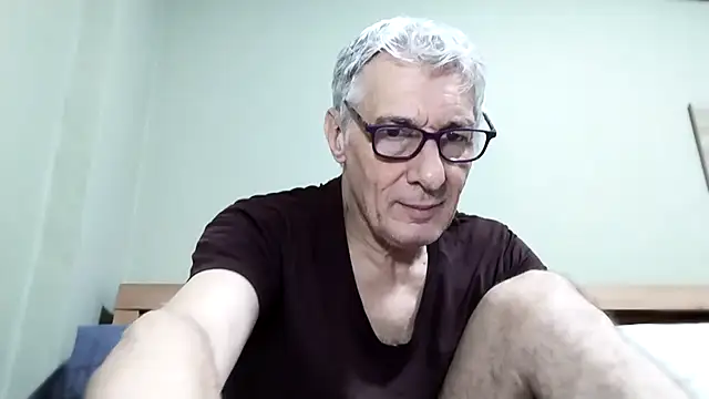 BIGUNCUTHARDCOCK live sex cam