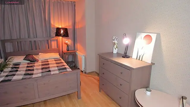 OdellaFrake live sex cam