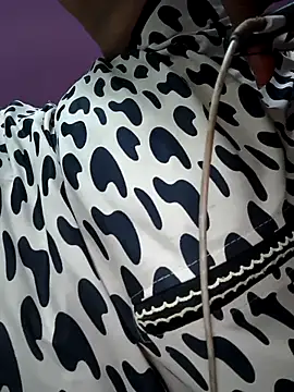 sweetrevathi live sex cam