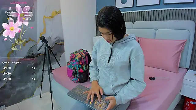 liz__cute live sex cam