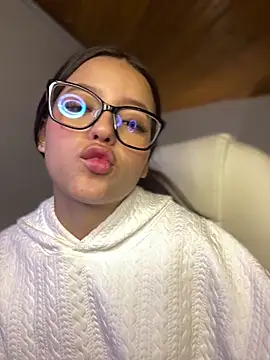 Sofia18_pinkk live sex cam