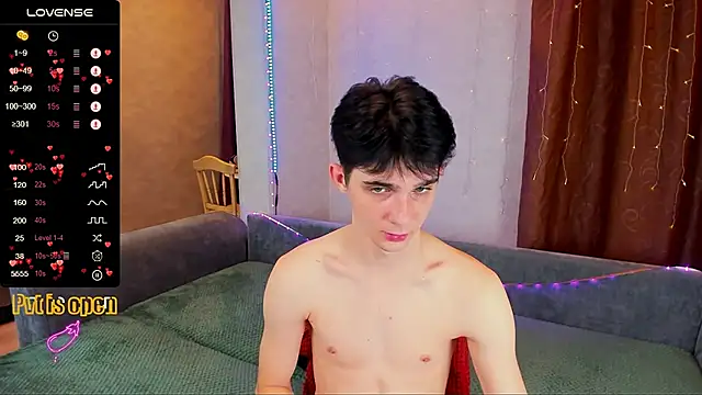 Aaron_Boom live sex cam