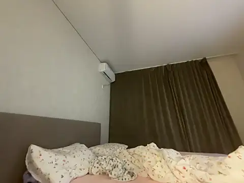 GoldenSexySky live sex cam