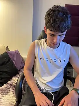 AdrianRinaldi live sex cam