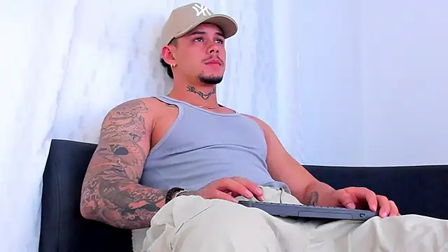 NoahhBrown live sex cam