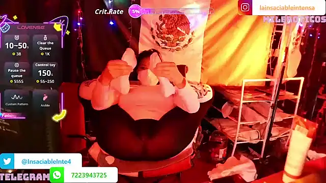 LaInsaciableIntensa live sex cam