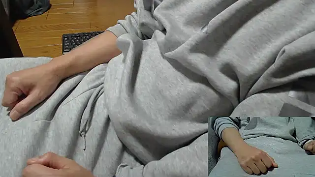 Yasu2000 live sex cam