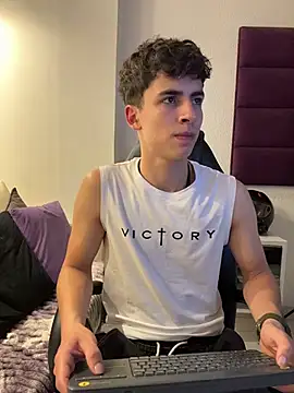 AdrianRinaldi live sex cam