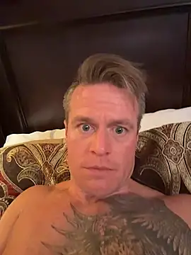 DILFiGuess1 live sex cam