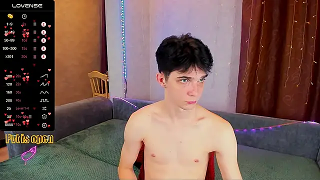 Aaron_Boom live sex cam