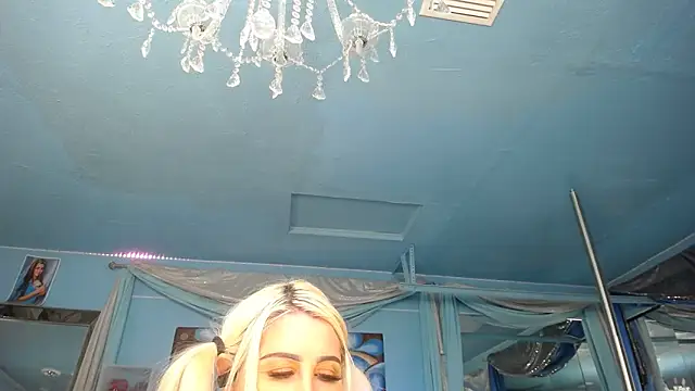 ADRIANNA_FOX live sex cam