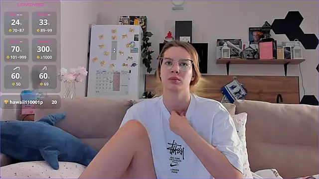 Girl_alone_home live sex cam