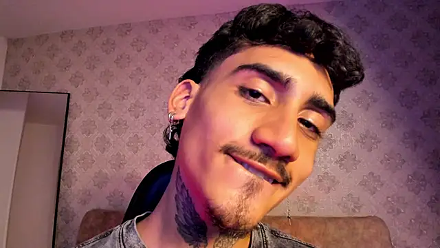 Mr_Strike live sex cam