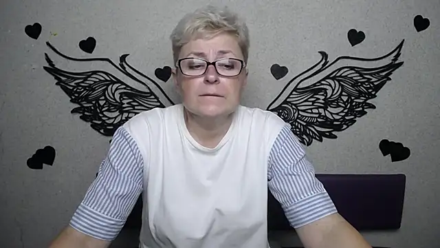 EmiliaGree live sex cam