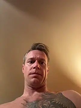 DILFiGuess1 live sex cam