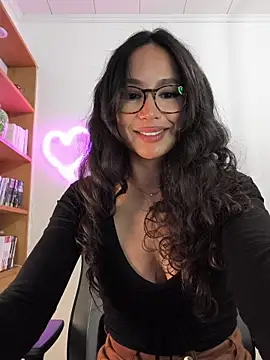 Naughty-Jessie live sex cam