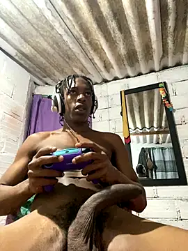 Larry-n-clouds live sex cam