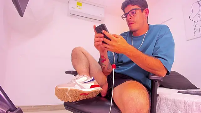 damian_bull live sex cam