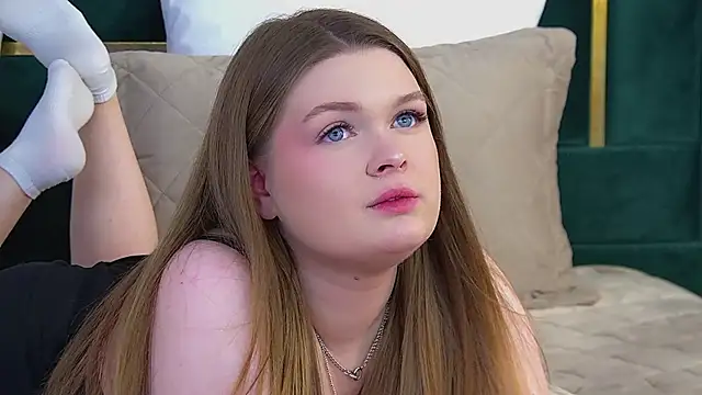 CrystalLyons live sex cam