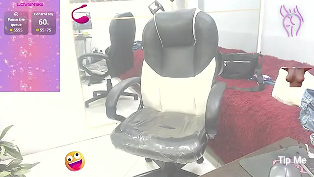 chuby_pau live sex cam