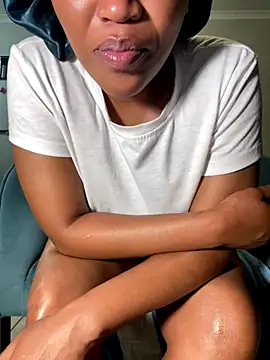 WaterMommy live sex cam