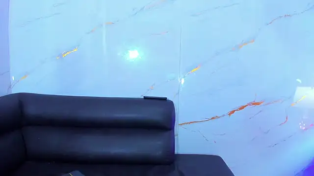 Little_nicoll live sex cam